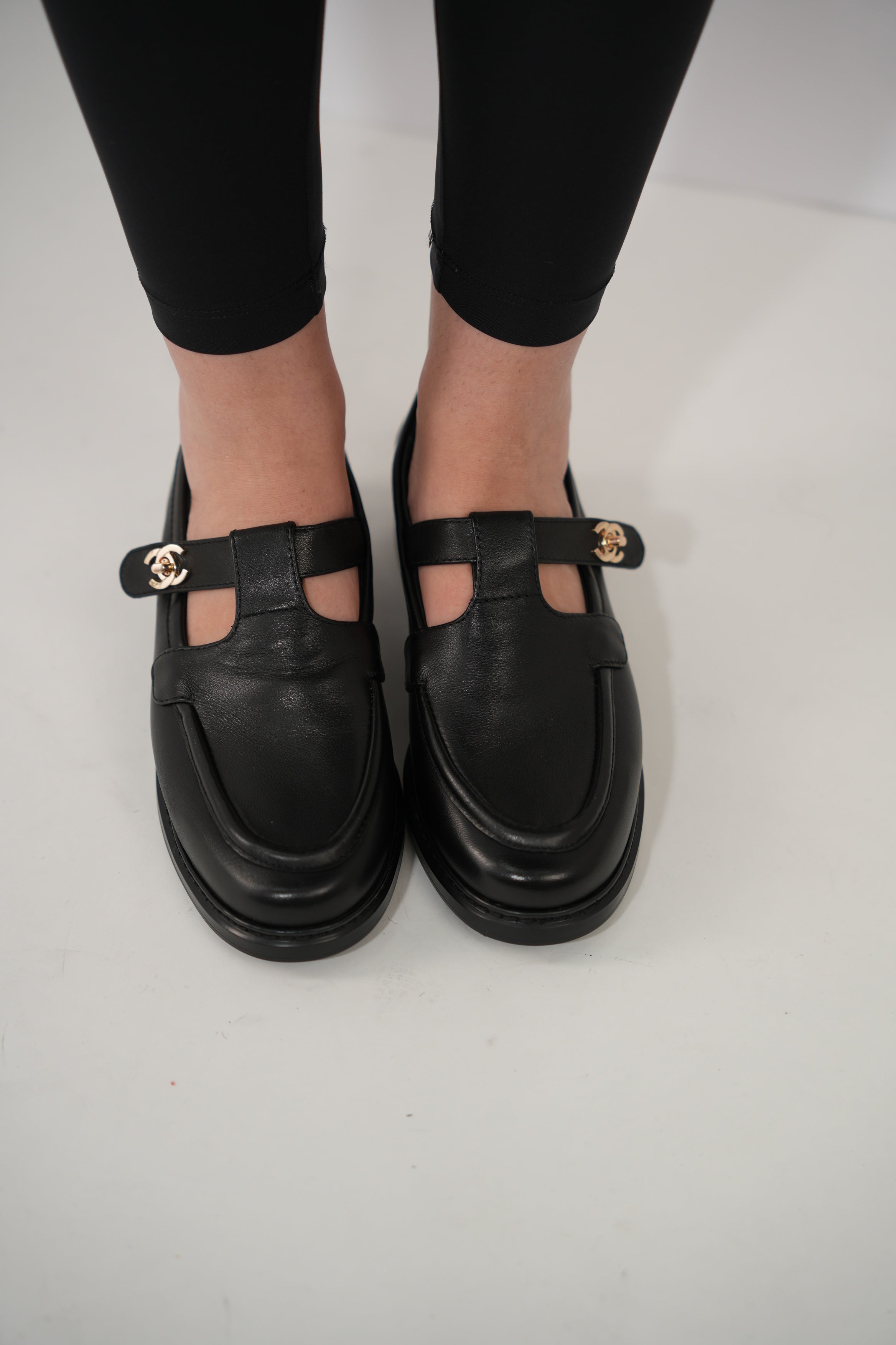 Classic Strap Loafers - Timeless Everyday Elegance