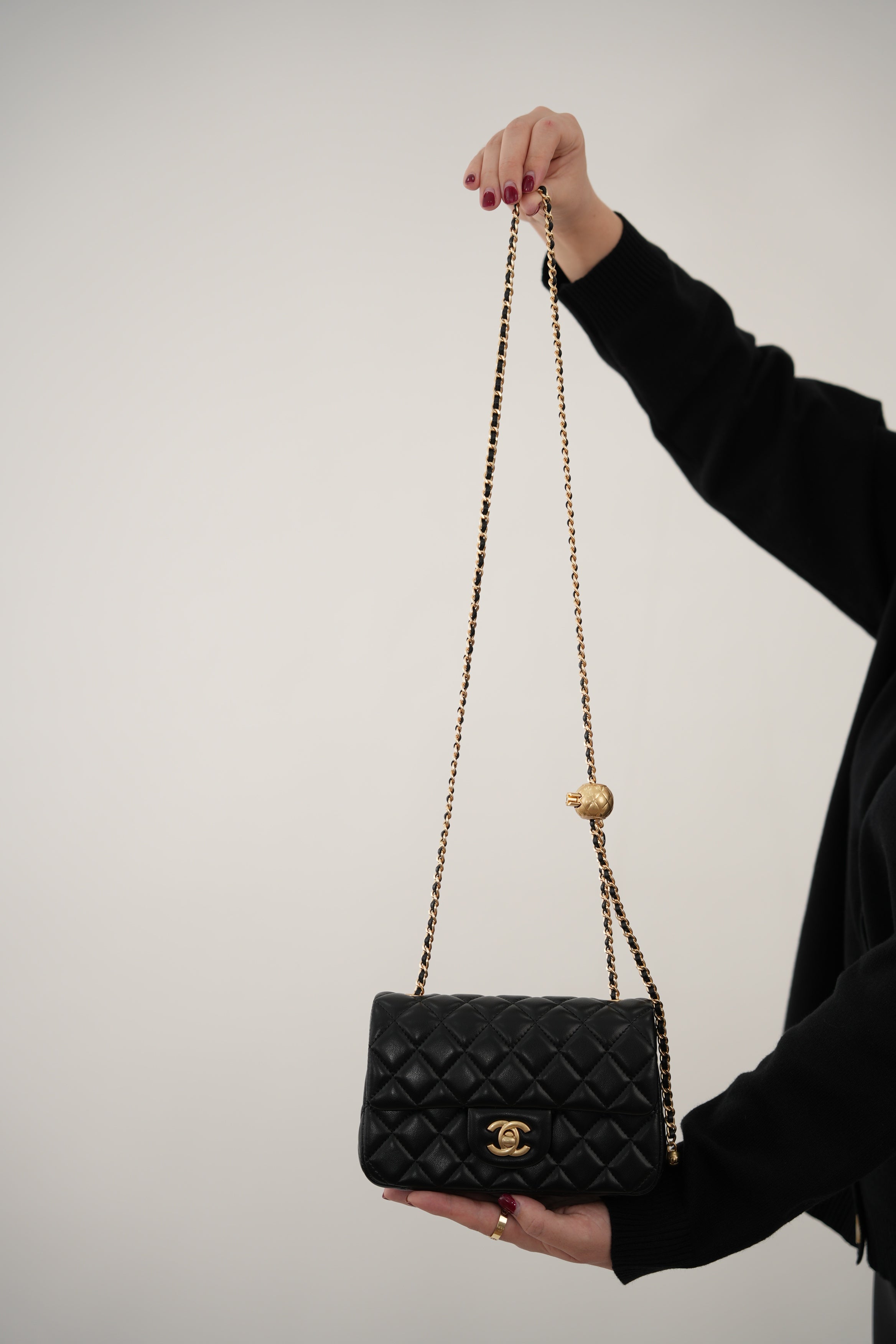 Çantë Ikonike me Elegancë të Përjetshme