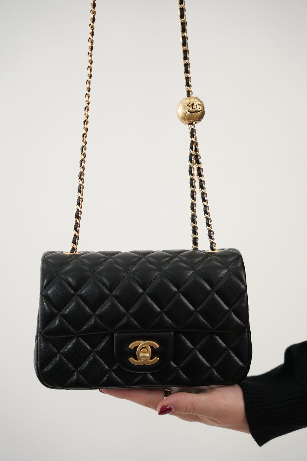 Çantë Ikonike me Elegancë të Përjetshme