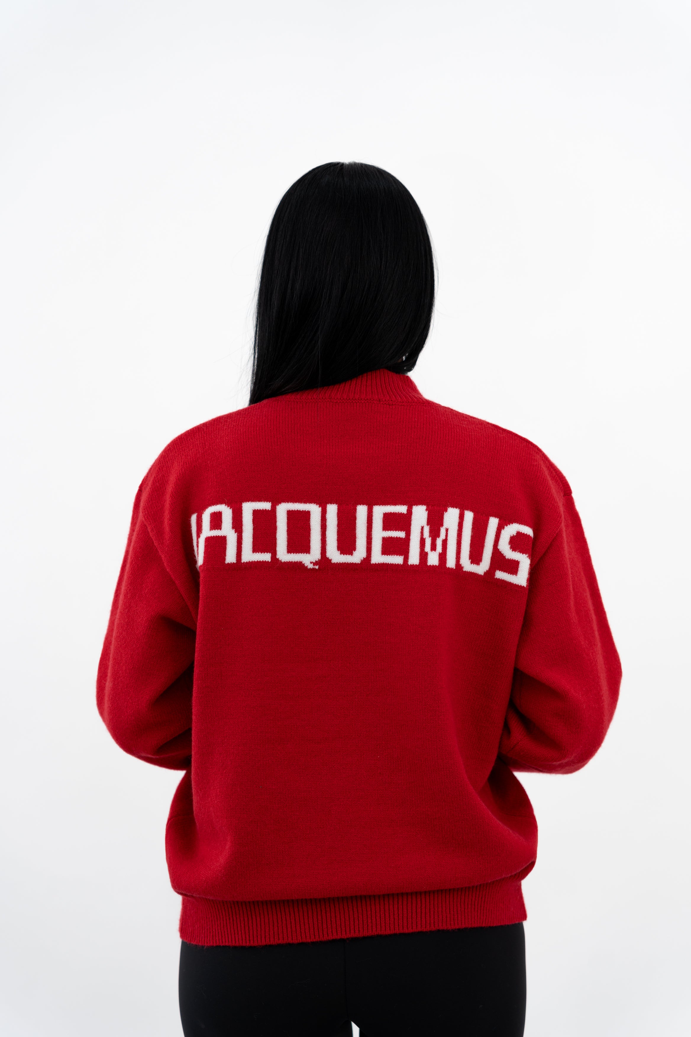 Bluze me Shkrim në Pjesën e Pasme